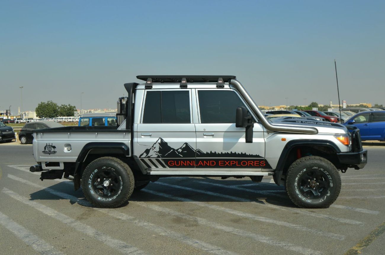 تويوتا لاند كروزر بيك آب Double cabin 4.5L, perfect inside and outside