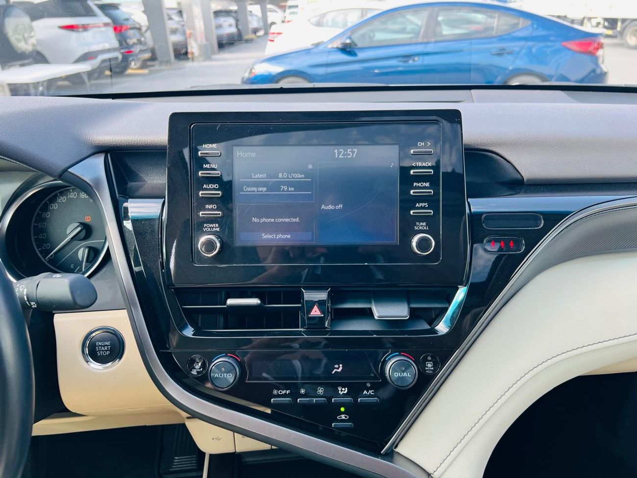 Toyota Camry SE 2.5L (181 HP)