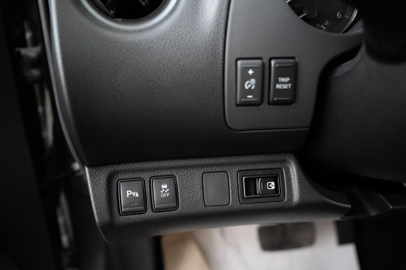 Nissan Navara PRO-4X Off-Road | 2.5L Diesel 4WD A/T (Only For Export)