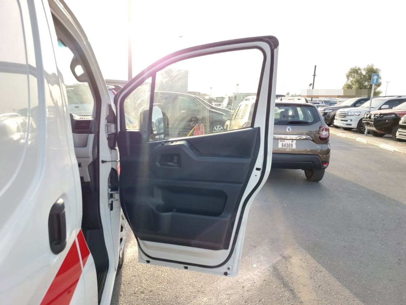 تويوتا هاياس TOYOTA HIACE VAN AMBULANCE RHD 2020 MODEL 2.8 L DIESEL AUTOMATIC(PM04638)