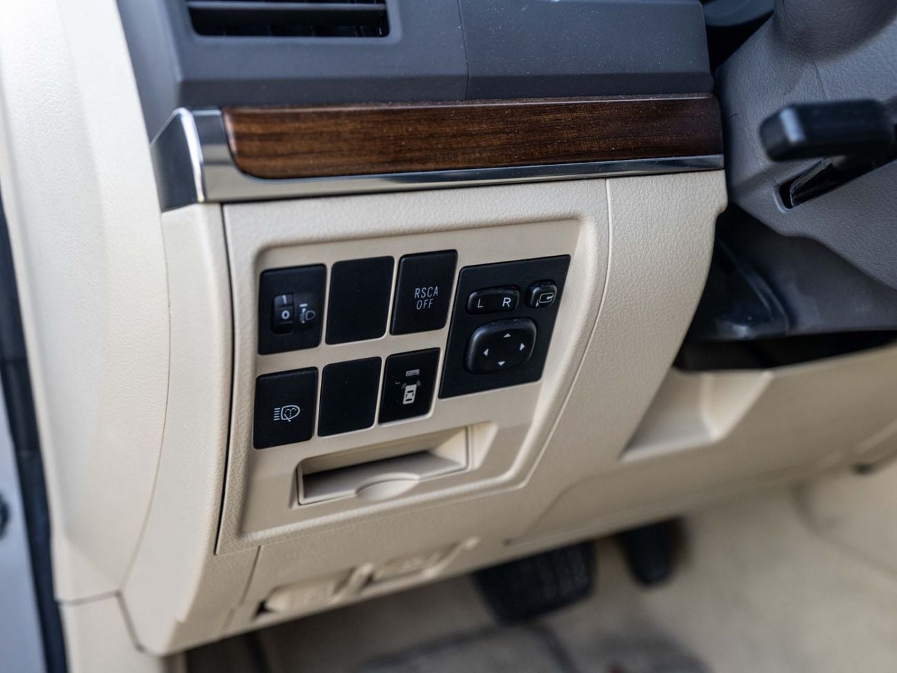 Toyota Land Cruiser GXR Toyota Land Cruiser 2016