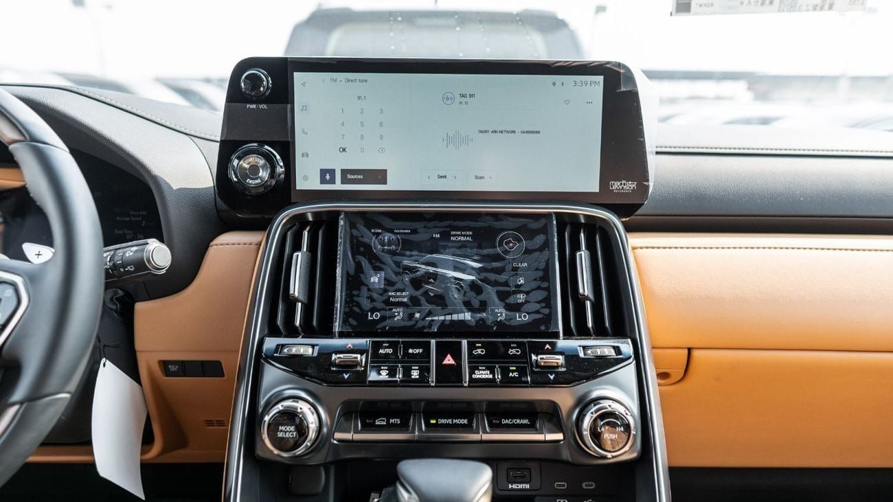 Lexus LX 600 2025 Lexus LX600 Signature 3.5L Petrol AT White-Tan (Wooden Accent)