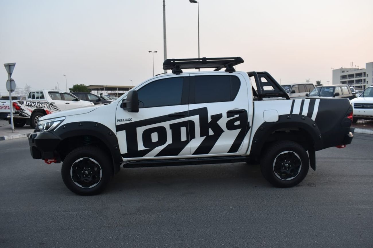 Toyota Hilux diesel right hand drive 2,8l automatic gear only for export available