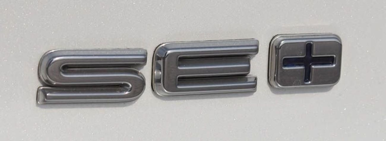 تويوتا كامري SE+ 2.5L Toyota Camry 2019 GCC full option v6 original paint without accidents in excellent conditio