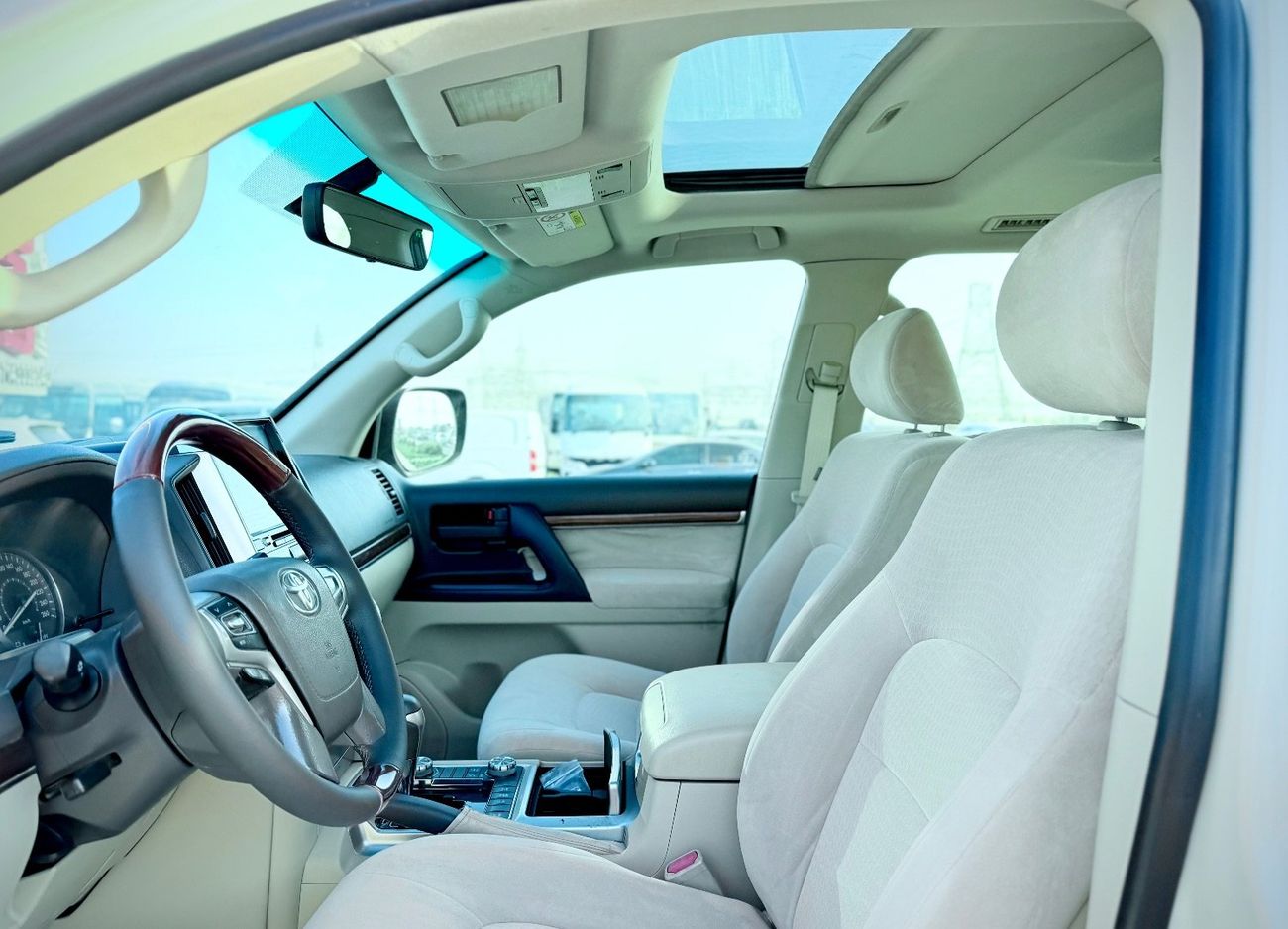 Toyota Land Cruiser 2018 Model GXR Diesel Engine V8 Full Option Very Clean and Perfect Condition