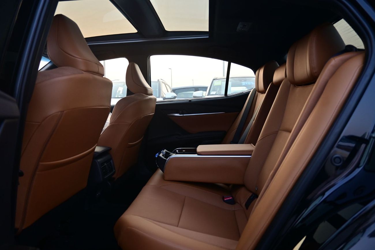 Toyota Camry Toyota Camry Limited 2.5L Hybrid GCC, Model 2025, Color Black