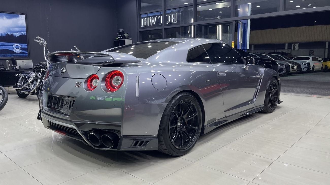 نيسان جي تي ار PREMIUM Nissan GT-R 2017