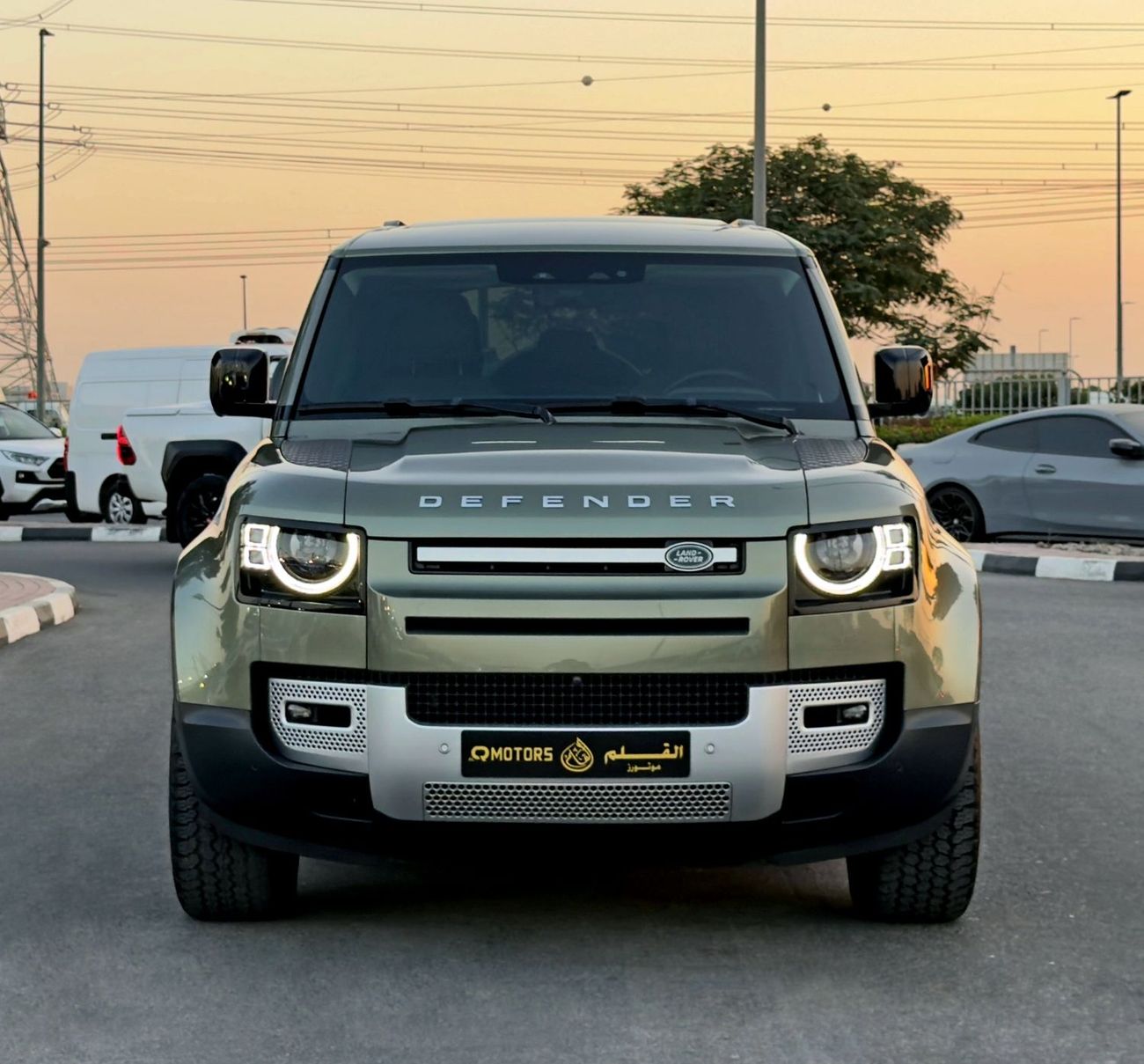 Land Rover Defender P300 110 2.0L (5 Seater) 2024 Land Rover Defender SE P300 (D110), Dealer Warranty, GCC Specification