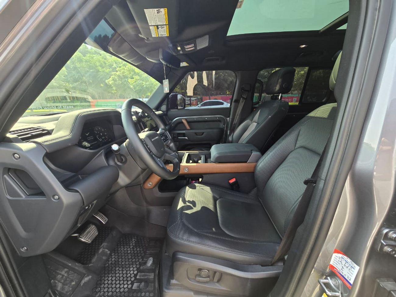 لاند روفر ديفندر P400 110 X-Dynamic HSE 3.0L (5 Seater)