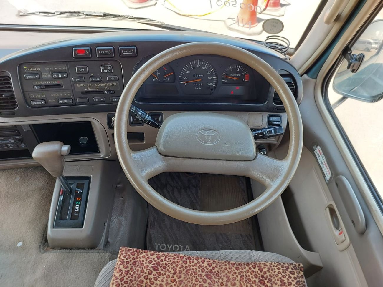 Toyota Coaster TOYOTA COASTER BUS RHD 1998 MODEL 4.2 L DIESEL AUTOMATIC(PM05001)