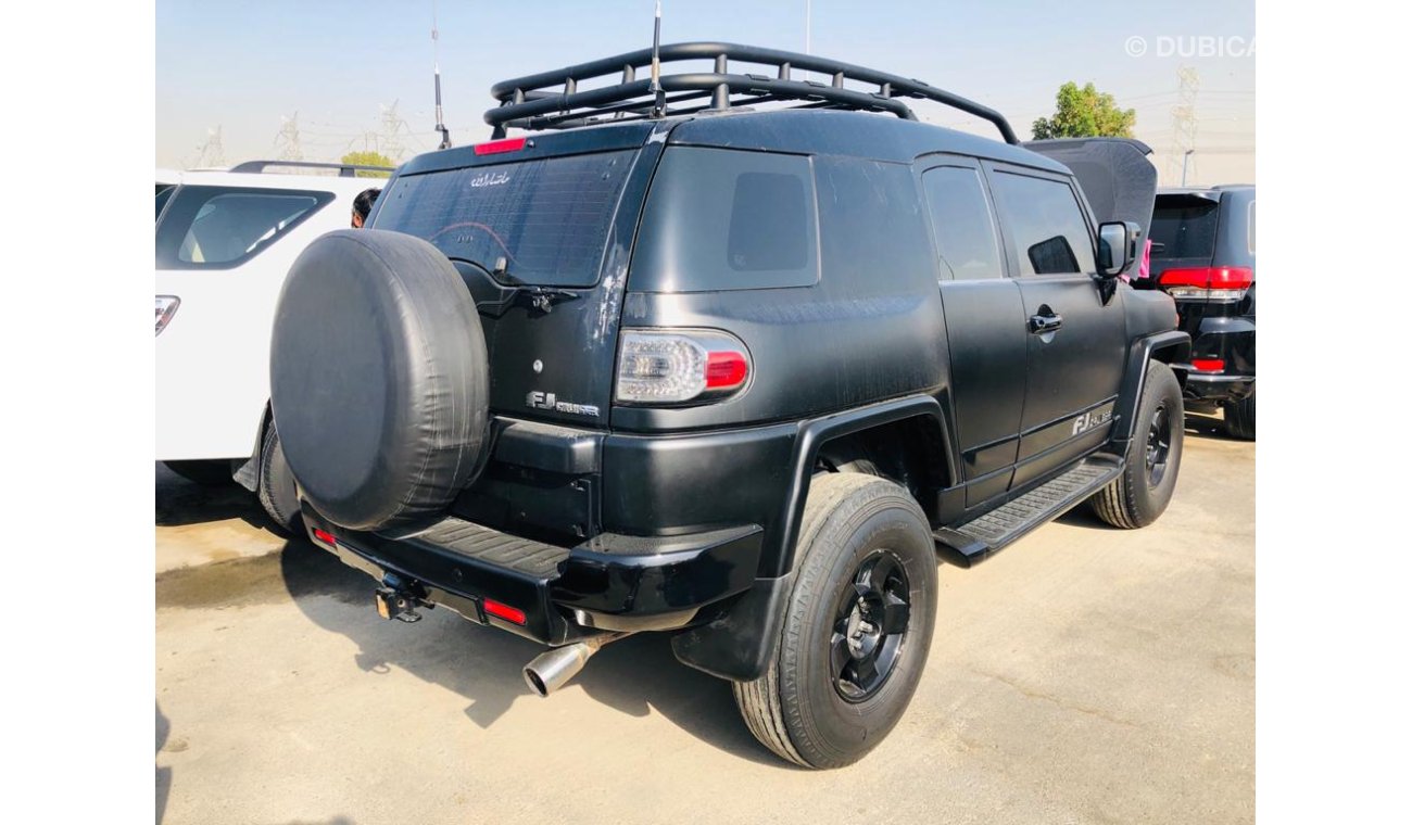 Toyota FJ Cruiser GCC RTA PASSED-JEEP-SPOILER-LEATHER SEATS-NEAT AND CLEAN INTERIOR-CAR CODE-70568