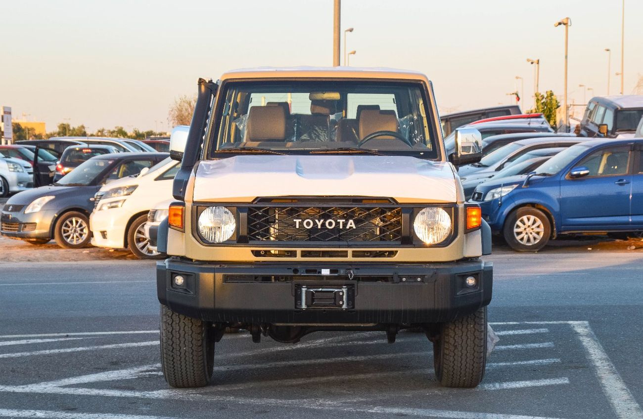 Toyota Land Cruiser 70 TOYOTA LAND CRUISER 76 4.0L 4WD 5DOOR PETROL SUV 2025