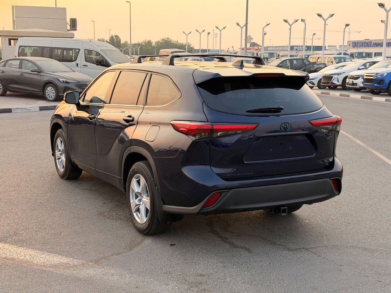 تويوتا هايلاندر LE HEV