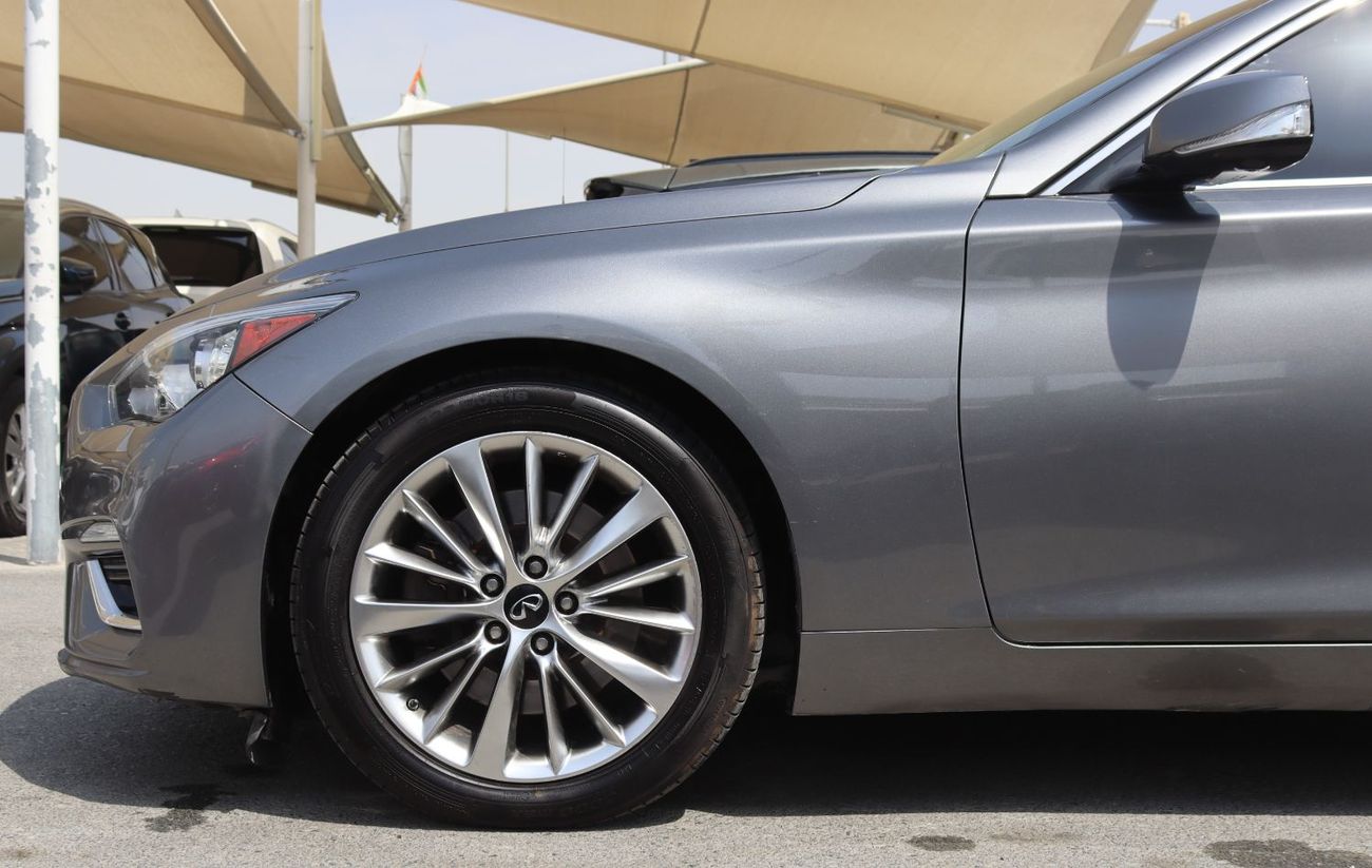 Infiniti Q50 Luxe 3.0L Infiniti Q50 - 2021  - GCC- Full Option - Accident-Free - 6(V) - 3.0L - Excellent Conditio
