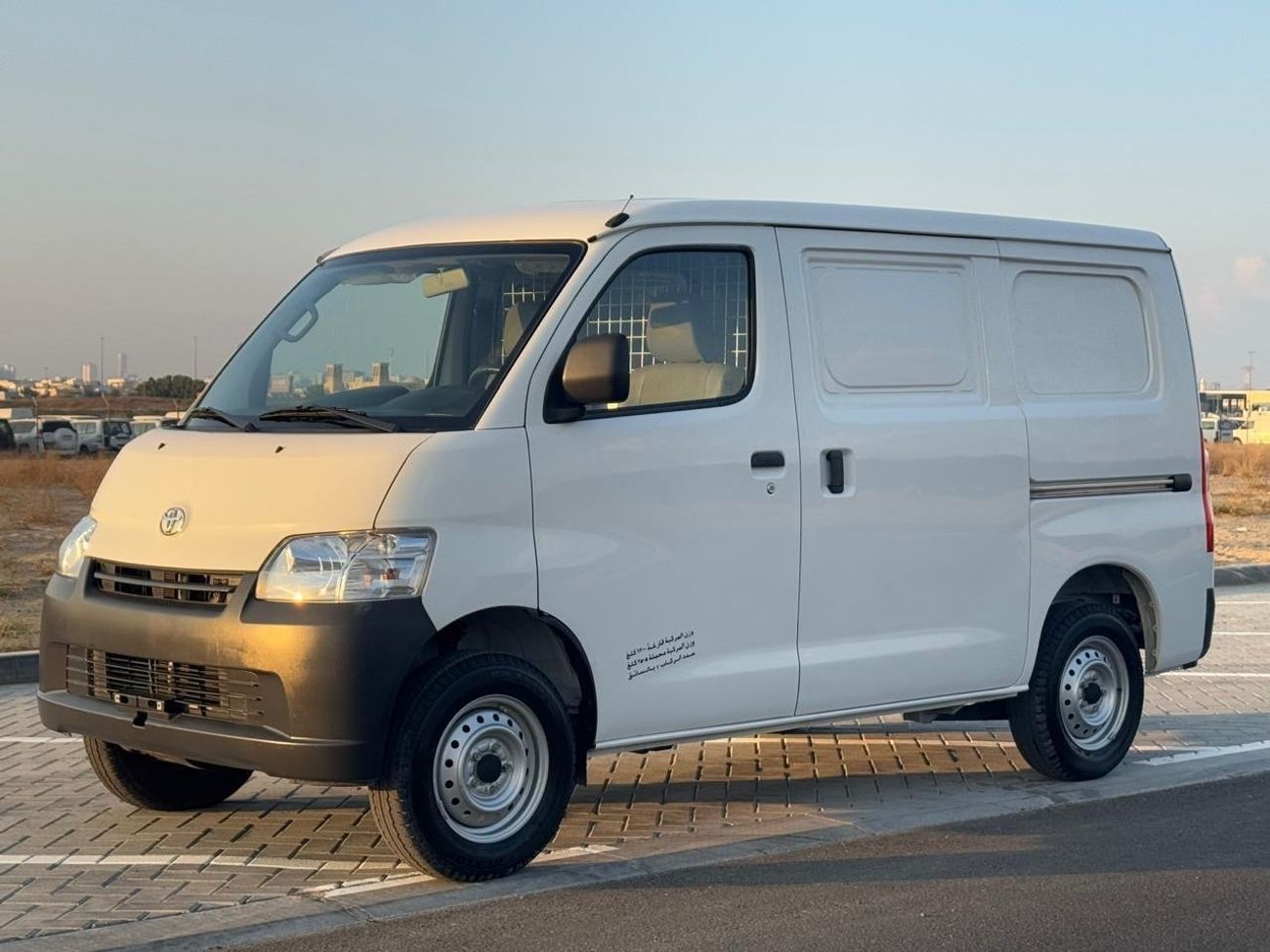 تويوتا لايت آيس Toyota Lite Ace 2024 (1.5L Full Automatic) Van petrol,