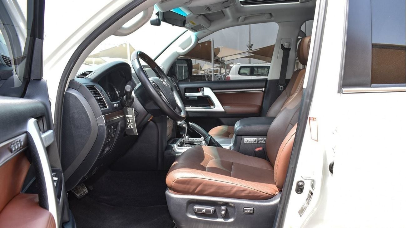 Toyota Land Cruiser VXR V8