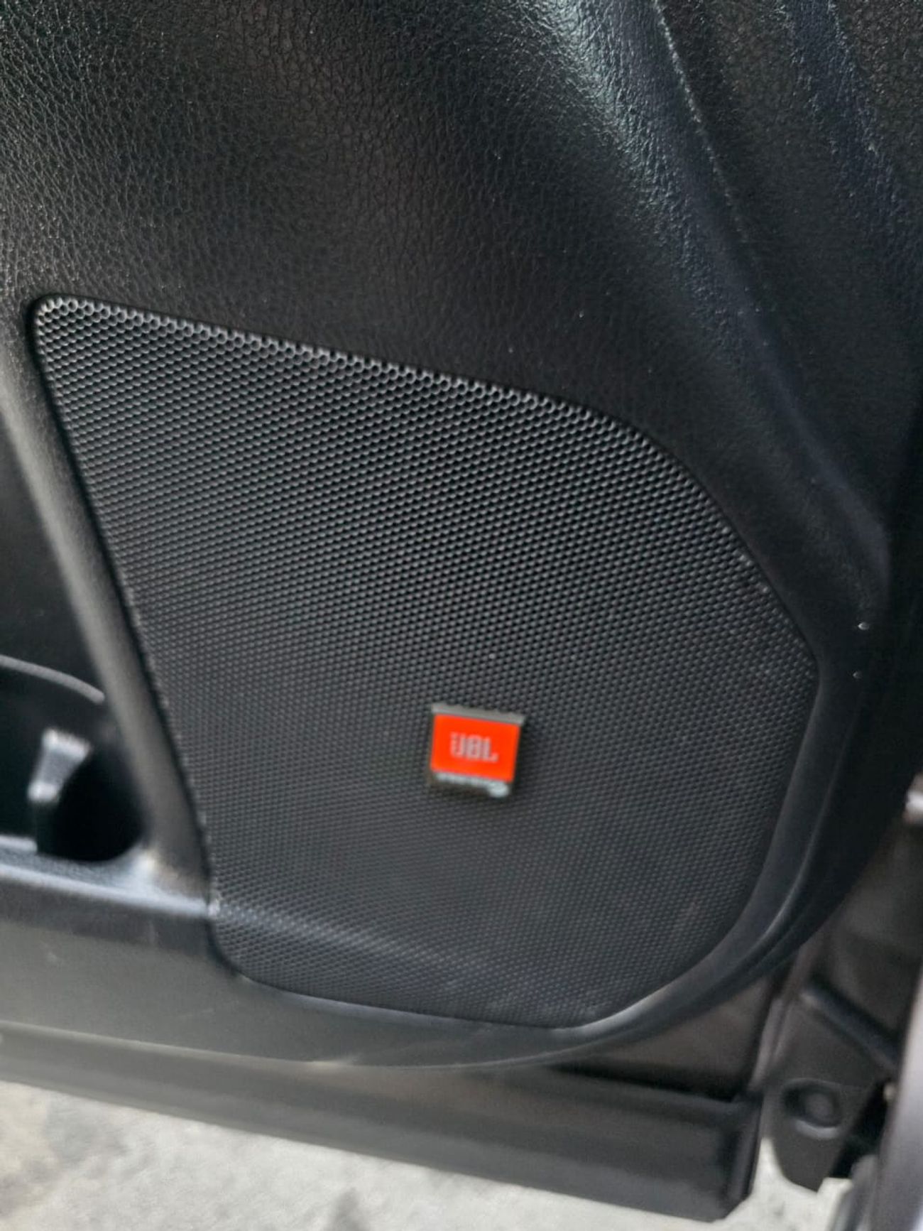 Toyota Highlander 2019 Model Limited Edition Sunroof , AWD, Push button and original leather