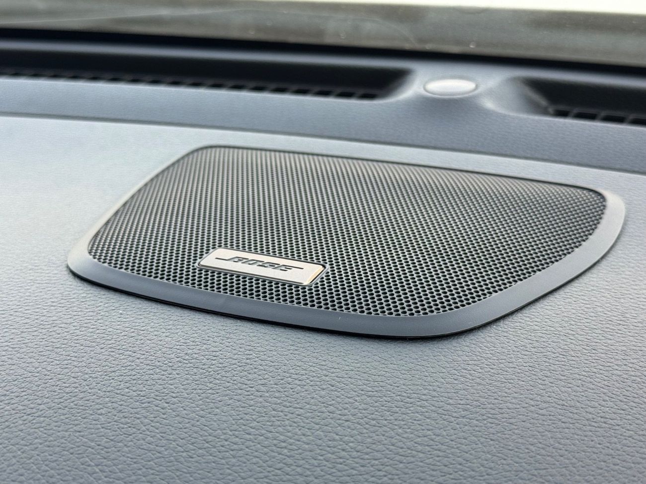 Nissan Rogue SL / 2.5L V4 / PANORAMIC SUNROOF / AWD / 360 CAMERA / ELECTRIC SEATS / REAR AC