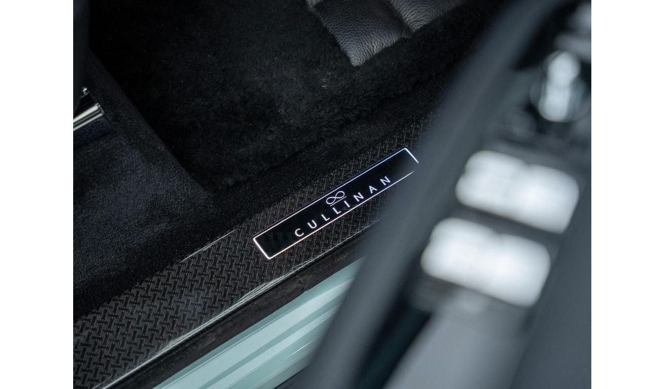 رولز رويس كولينان 6.75 V12 Black Badge RIGHT HAND DRIVE