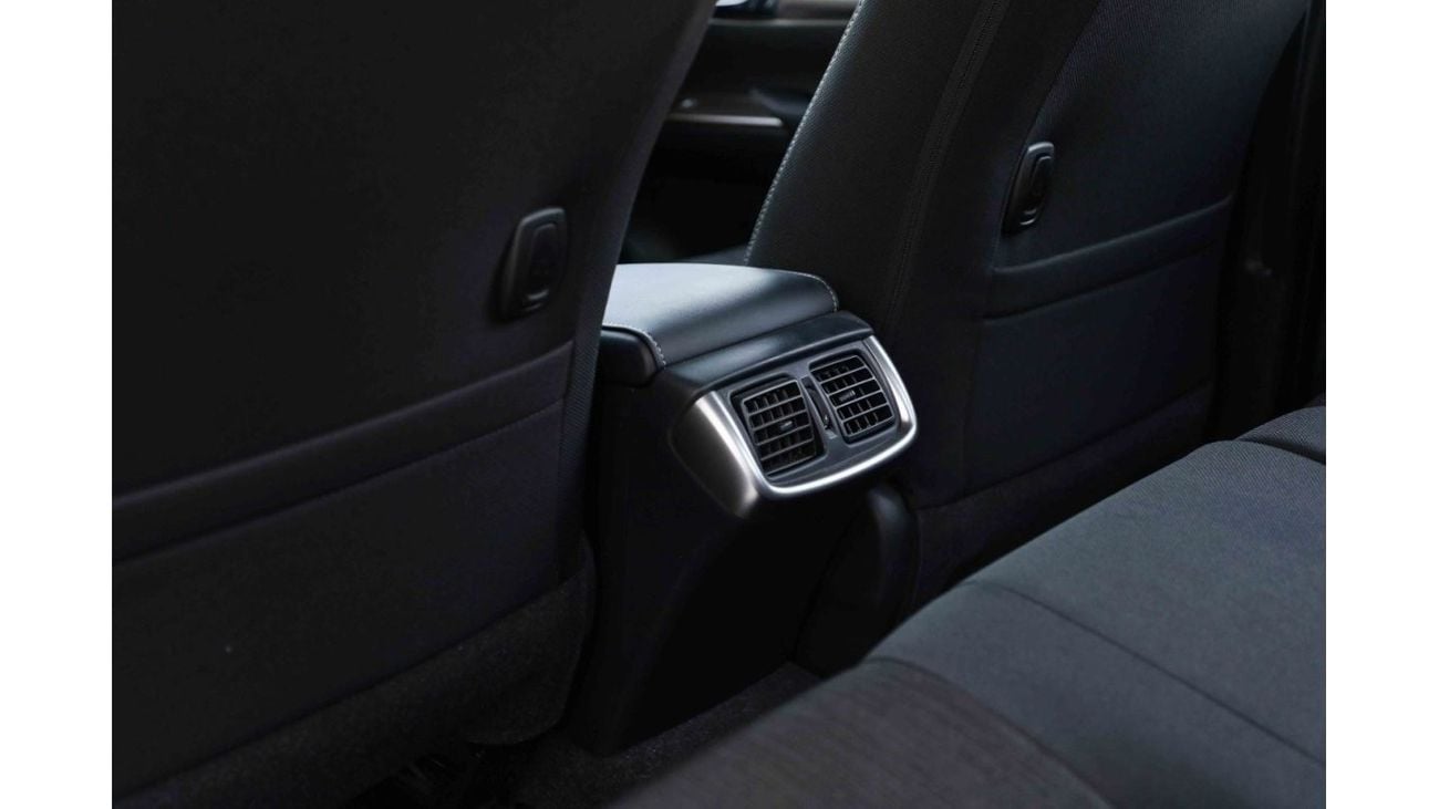 تويوتا هيلوكس تويوتا هايلكس 2024 4x4 DC 2.7 HI - أسود من الداخل أسود | تصدير فقط