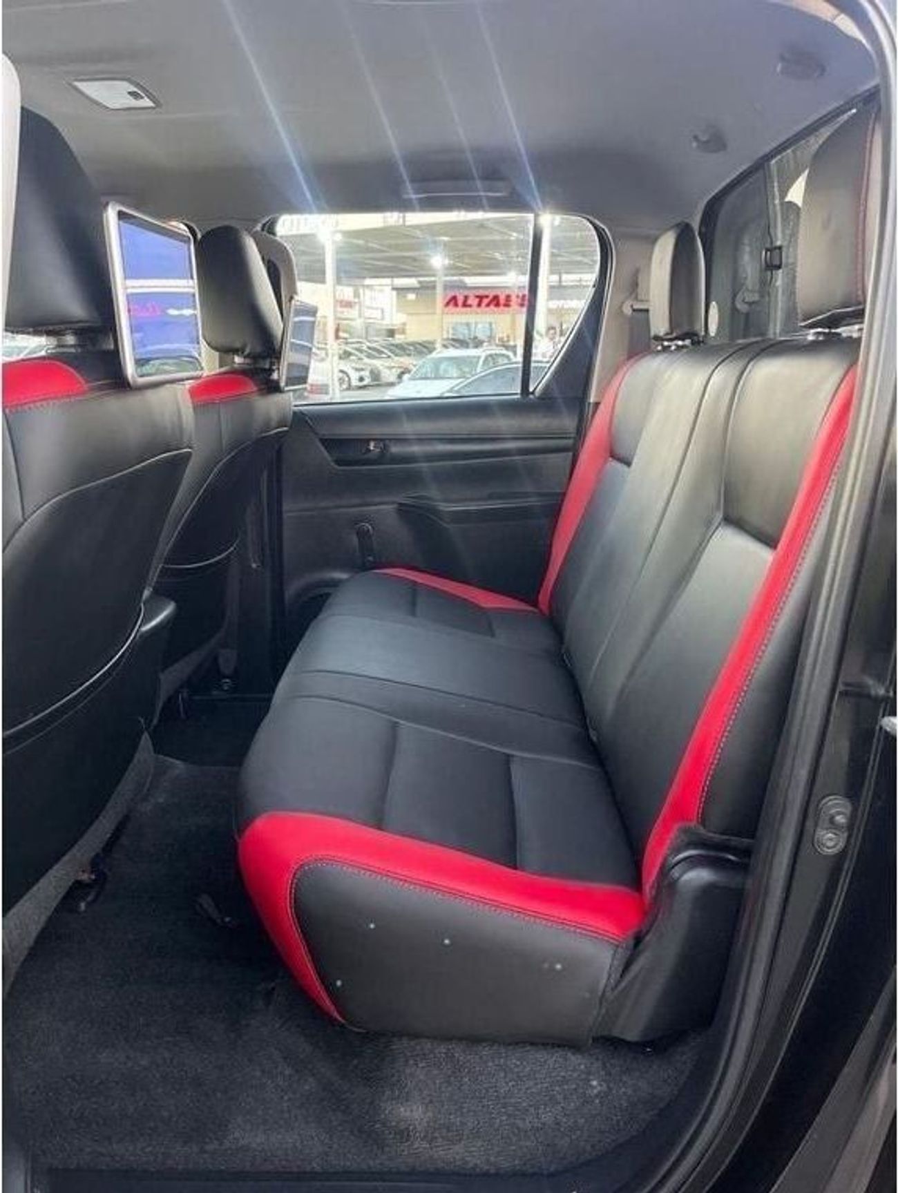 تويوتا هيلوكس 2020 Face-lifted 2024 GR Sports V4 GCC Specifications  Full Option