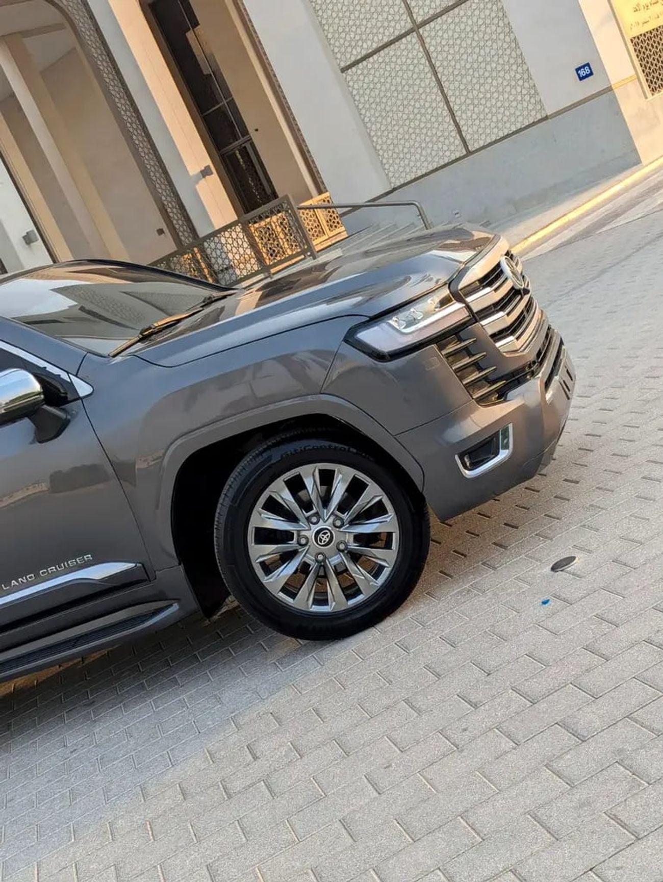 تويوتا لاند كروزر GXR Facelifted 2025 With Interior and Exterior V6 4.0L Full Option