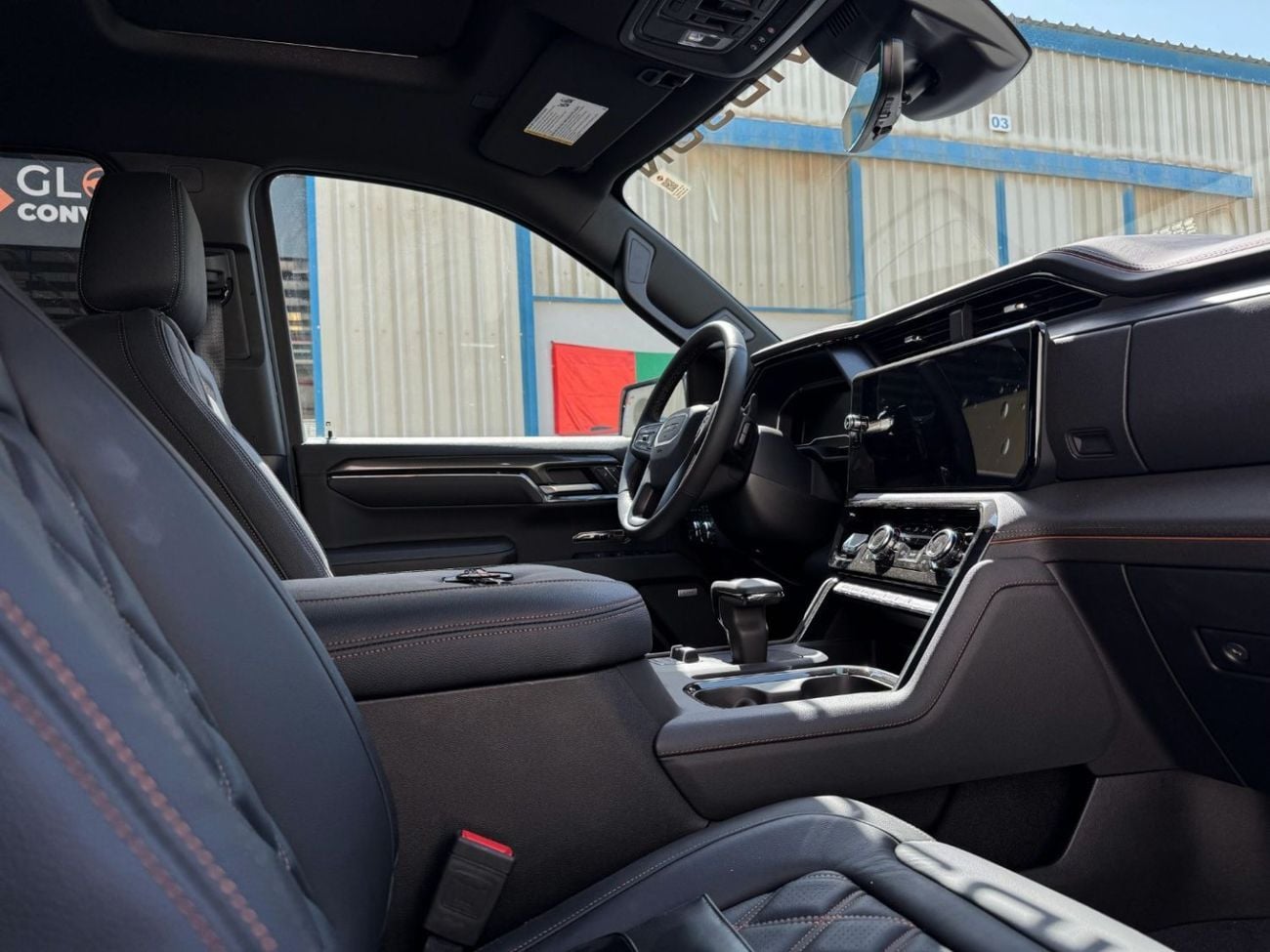 GMC Sierra 6.2 V8 1500 AT4 harley davidson in LEFT HAND DRIVE