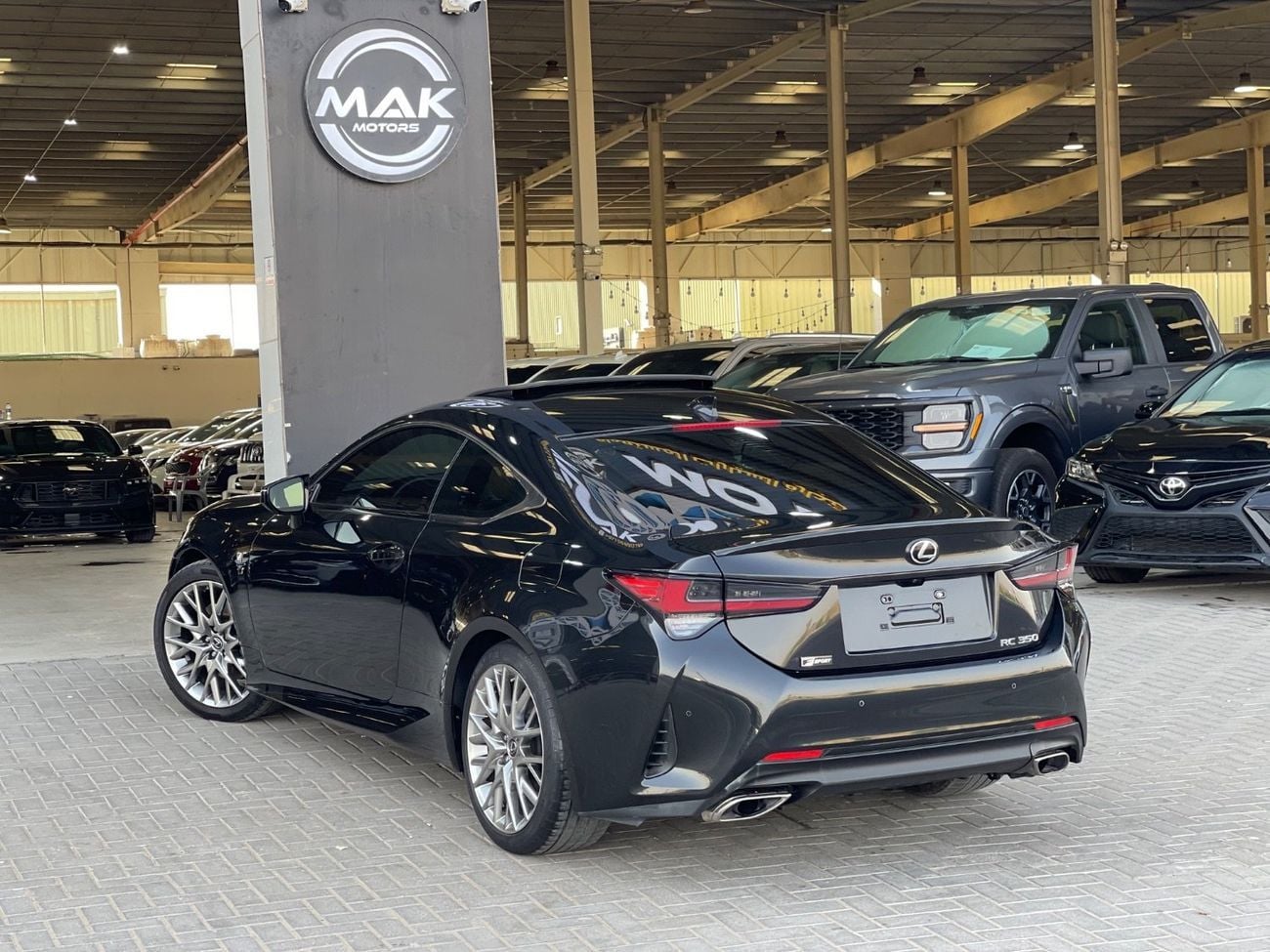 لكزس RC 350 F SPORT PLATINUM 3.5L V6 / SUNROOF / RADAR / REAR WHEEL DRIVE / BIG RIMS / COOLING AND HEATING SEATS