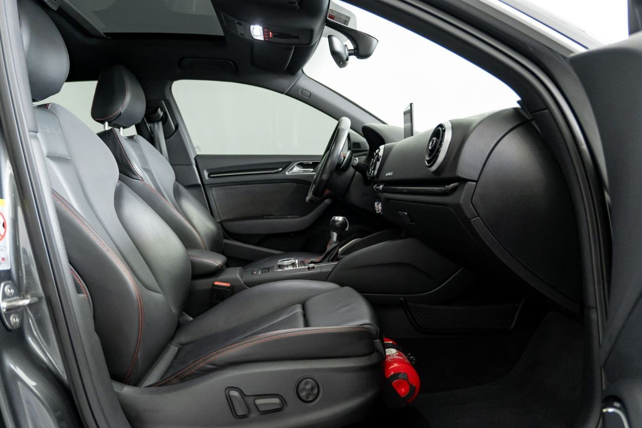 Audi RS3 TFSI quattro 2016 Audi RS3 Hatchback / Full-Service History