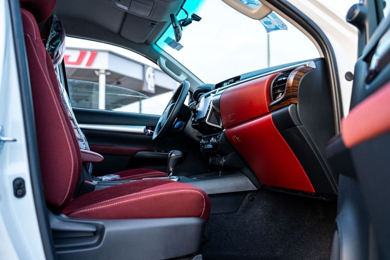 تويوتا هيلوكس 2026 Toyota Hilux  SR5 D/C  (4.0 L) 4X4