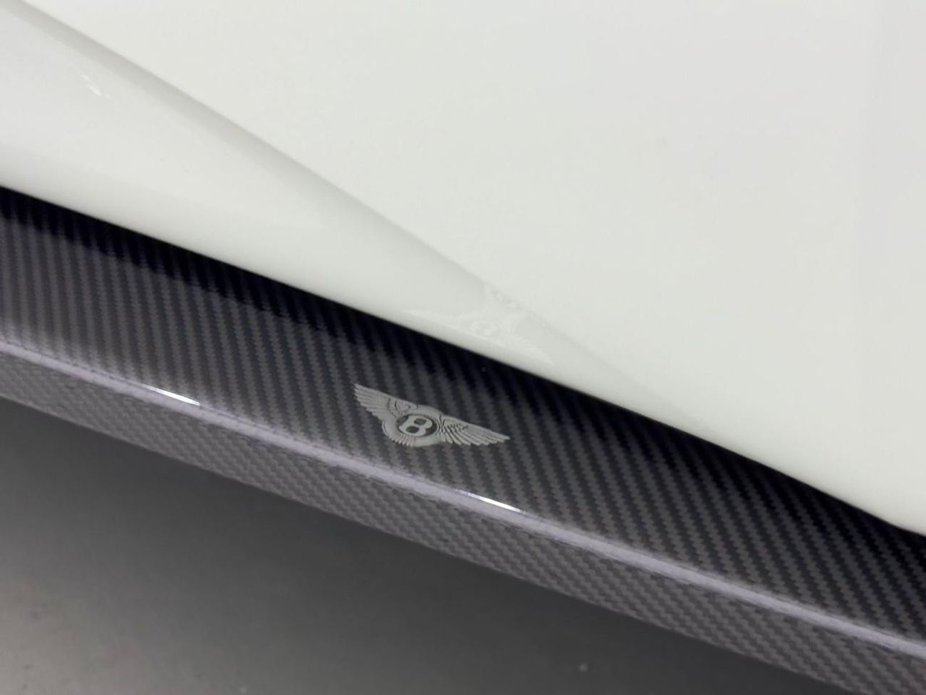 Bentley Bentayga V8 2019 Bentley Bentayga V8, Warranty, Carbon Fiber Package, Full Options, Low Kms