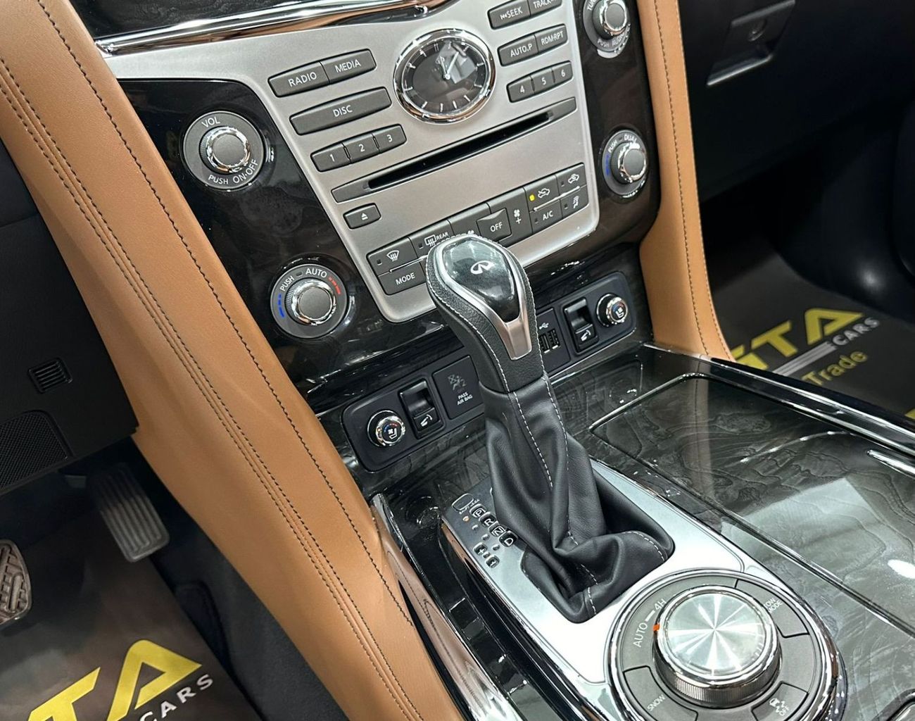 Infiniti QX80 Standard 2020 Infiniti QX80, May 2025 Warranty, Full Agency Service History, GCC