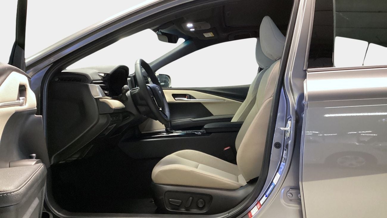تويوتا كامري 2.5 HEV XLE E-CVT | شامل الضمان | 0 ﺪﻔﻋﺓ ﺃﻮﻟﻯ