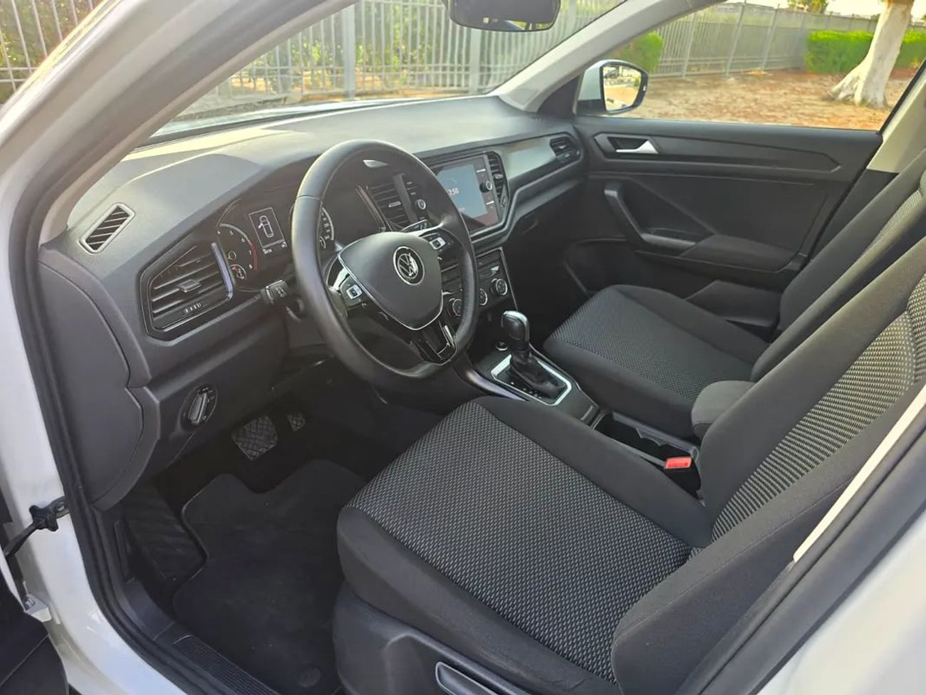 Volkswagen T-ROC TREND FREE OFFERS 1.4L , GCC! We arrange loan without down payment!