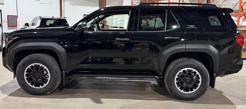 تويوتا فور رنر TRD OFFROAD PREMIUM بنزين TRD OFFROAD PREMIUM 5-Str