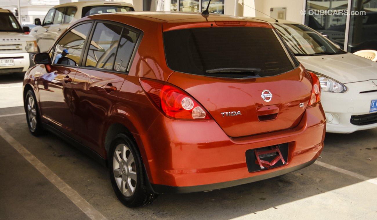 Nissan Tiida SE