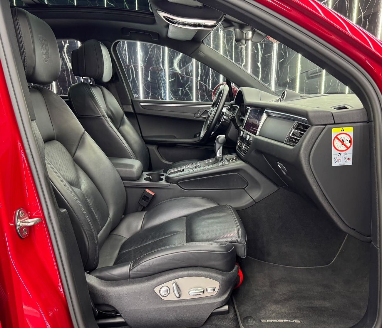 Porsche Macan STANDARD, миниатюра 12