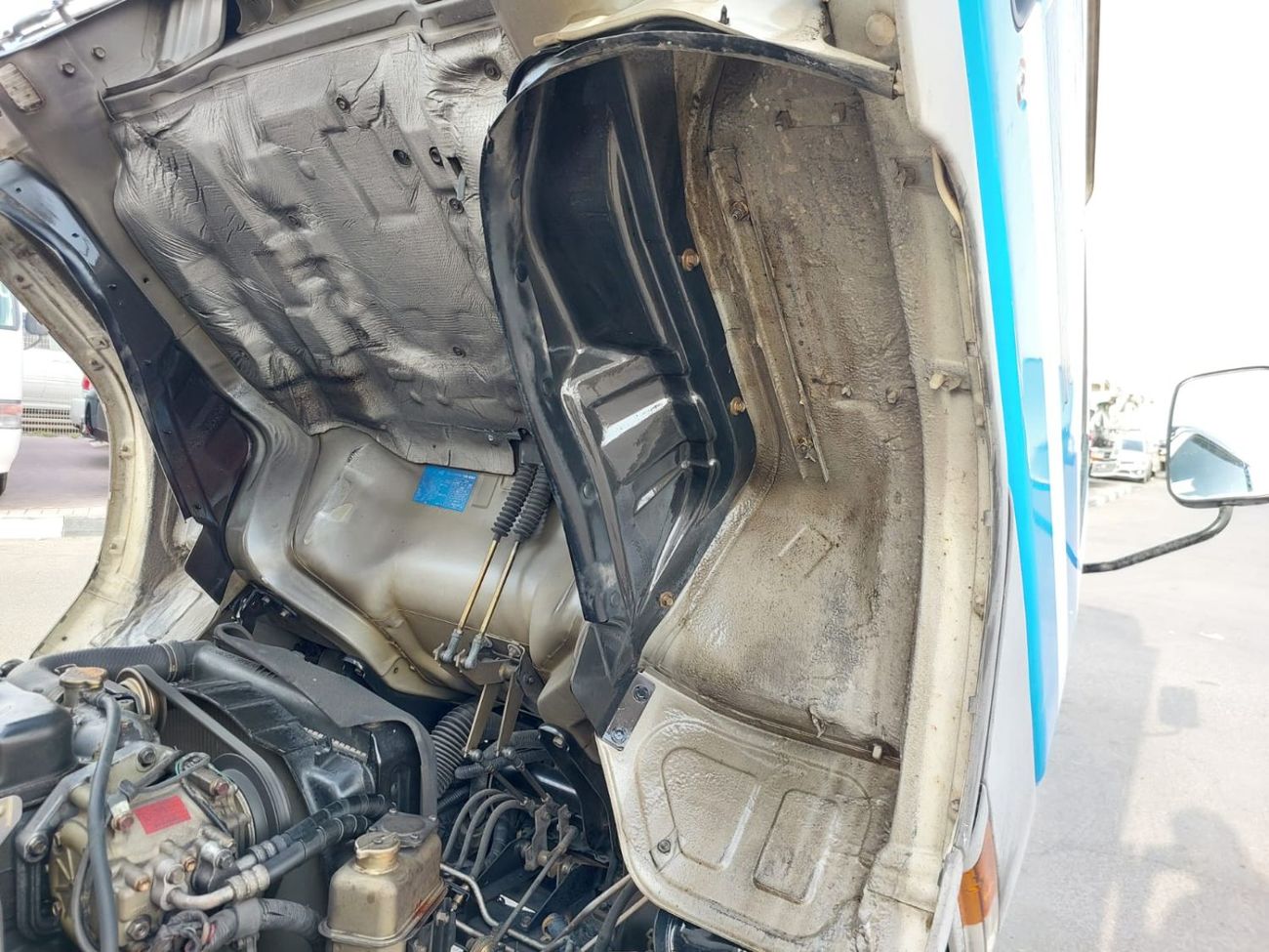 Mitsubishi Fuso Canter MITSUBISHI CANTER FREEZER TRUCK RHD 1999 MODEL 4.2 L DIESEL MANUAL(PM30981)