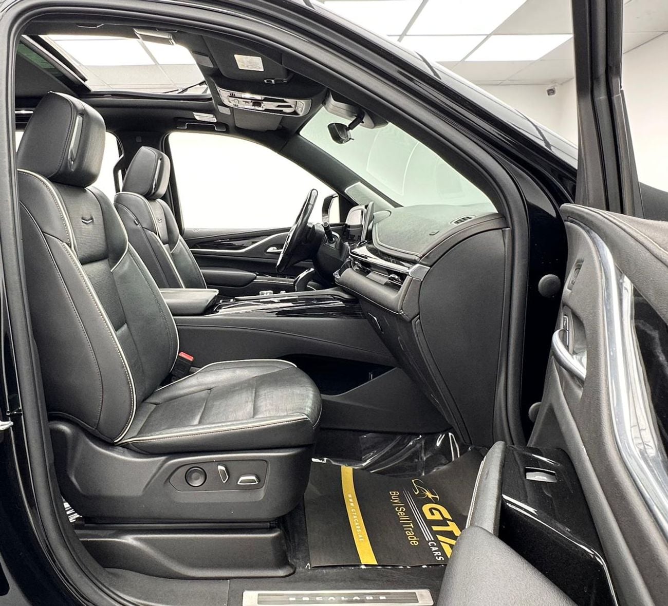 Cadillac Escalade 2022 Cadillac Escalade Sport, 1 Year Warranty Unlimited Km, Cadillac Full Service History, GCC