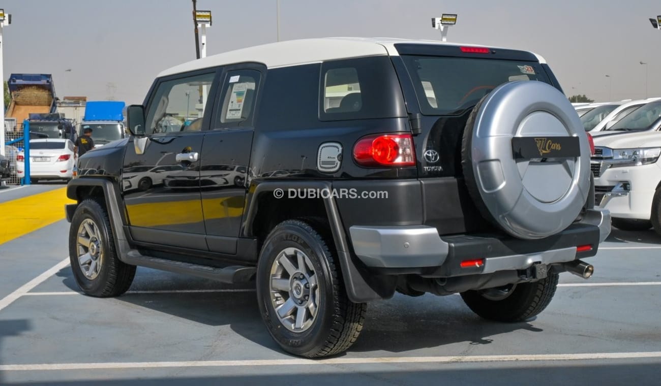 Toyota FJ Cruiser TOYOTA FJ CRUISER 4.0 V6 GCC 2023