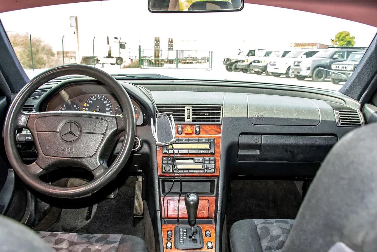 Mercedes Benz C200 Pristine C200 | Japanese Specs | Low Mileage