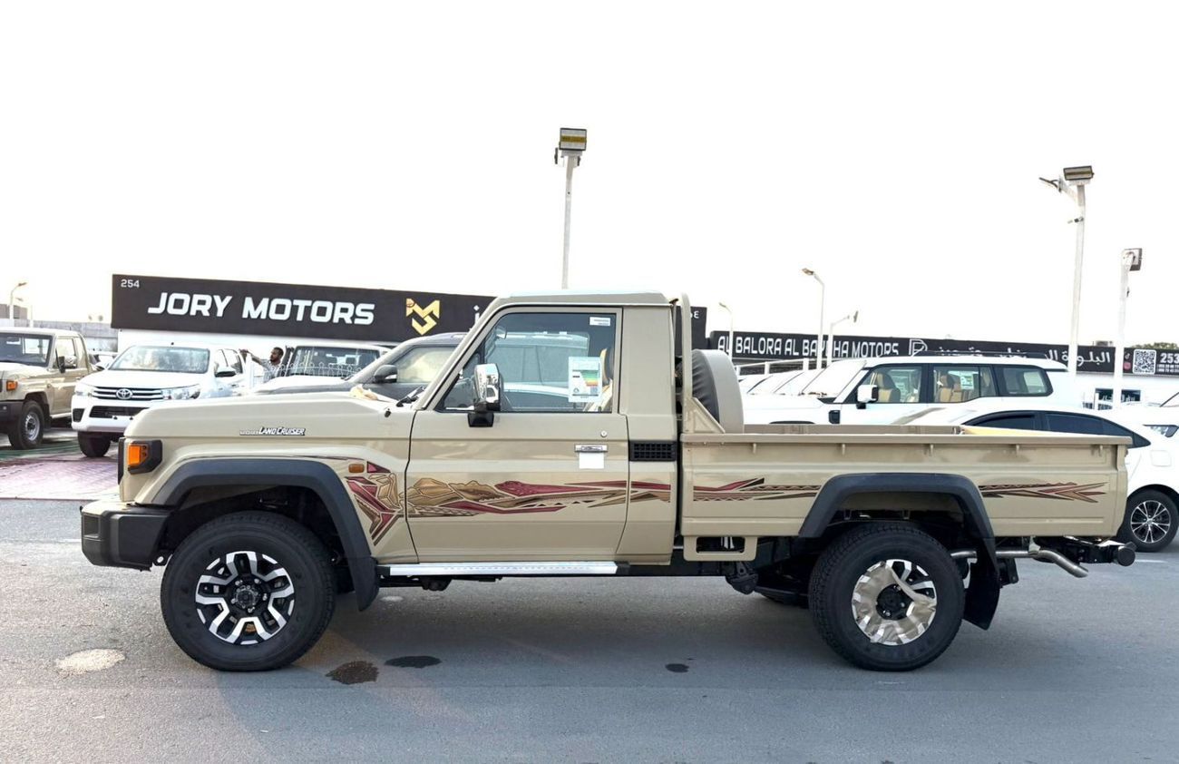تويوتا لاند كروزر بيك آب TOYOTA LC79 PICKUP S/C 2.8L DIESEL A/T FULL OPTION 2025 MODEL