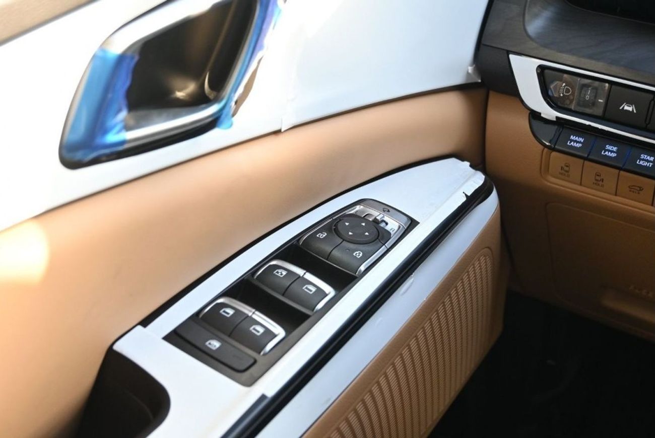 كيا كارنيفال Kia Carnival 3.5L V6, Petrol, Hi-Roof Limousine, Model 2023, Color Black