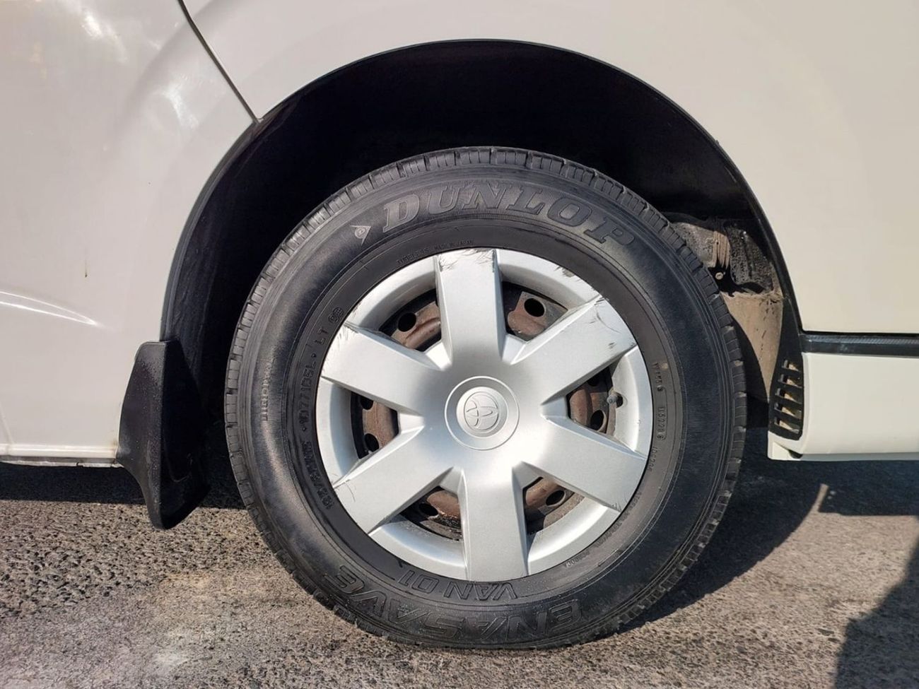 تويوتا هاياس TOYOTA HIACE COMMUTER VAN RHD 2015 MODEL 3.0 L DIESEL AUTOMATIC(PM16486)