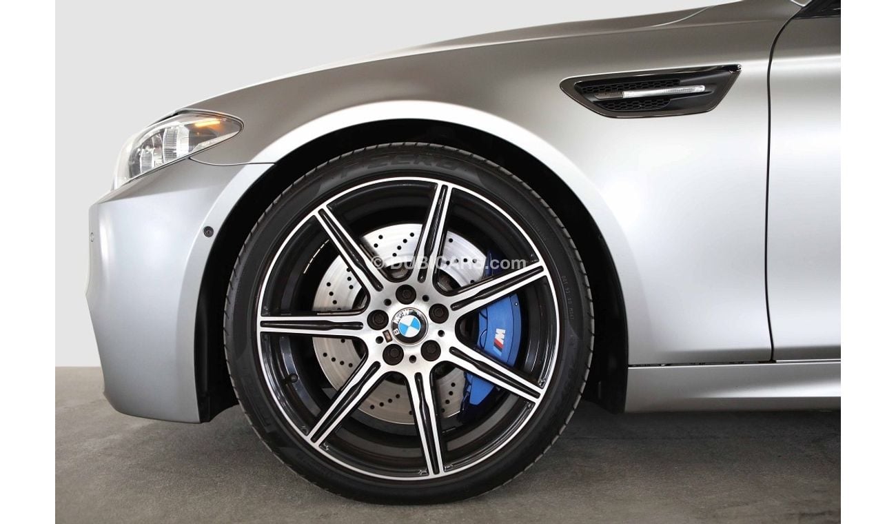 بي أم دبليو M5 2015 BMW M5 30 Jahre Edition (1 of 300 Worldwide! BMW Warranty & Service)