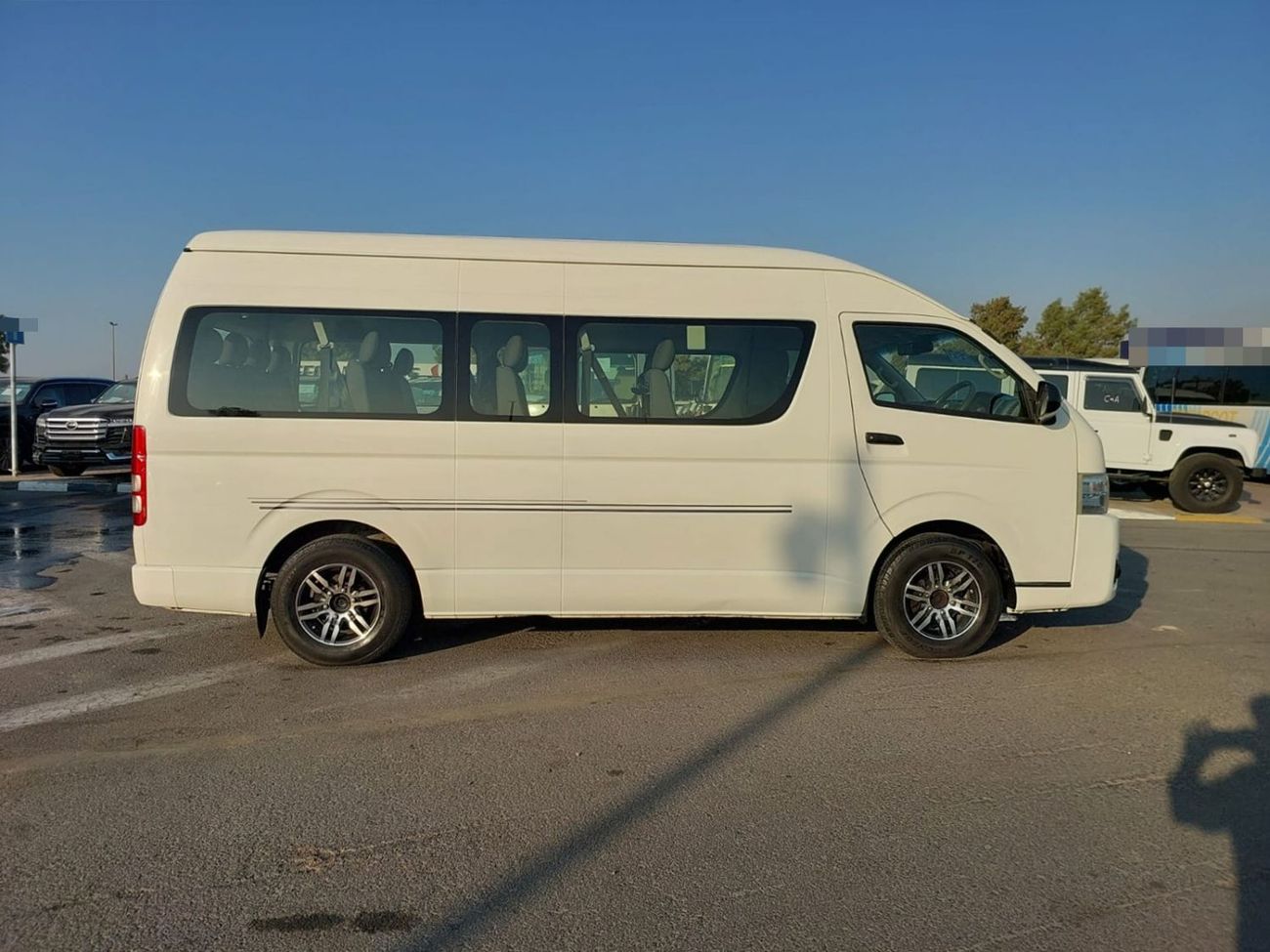 Toyota Hiace TOYOTA HIACE COMMUTER VAN RHD 2017 MODEL 3.0 L DIESEL AUTOMATIC(PM31641)