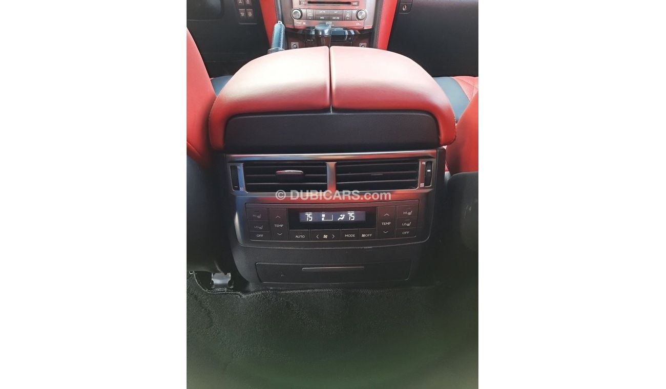 Lexus LX 570 facelifted