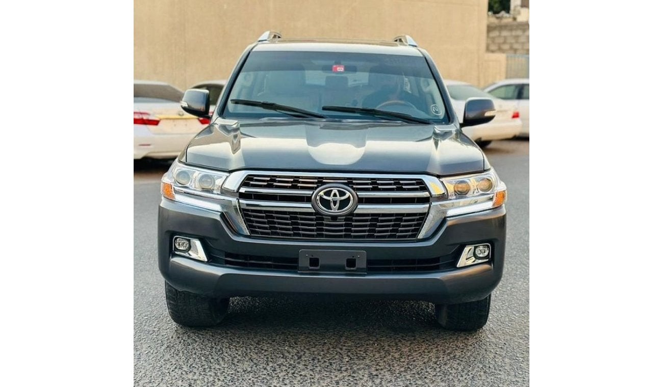 تويوتا لاند كروزر TOYOTA LANDCRUISER 2015 FULL OPTION GXR