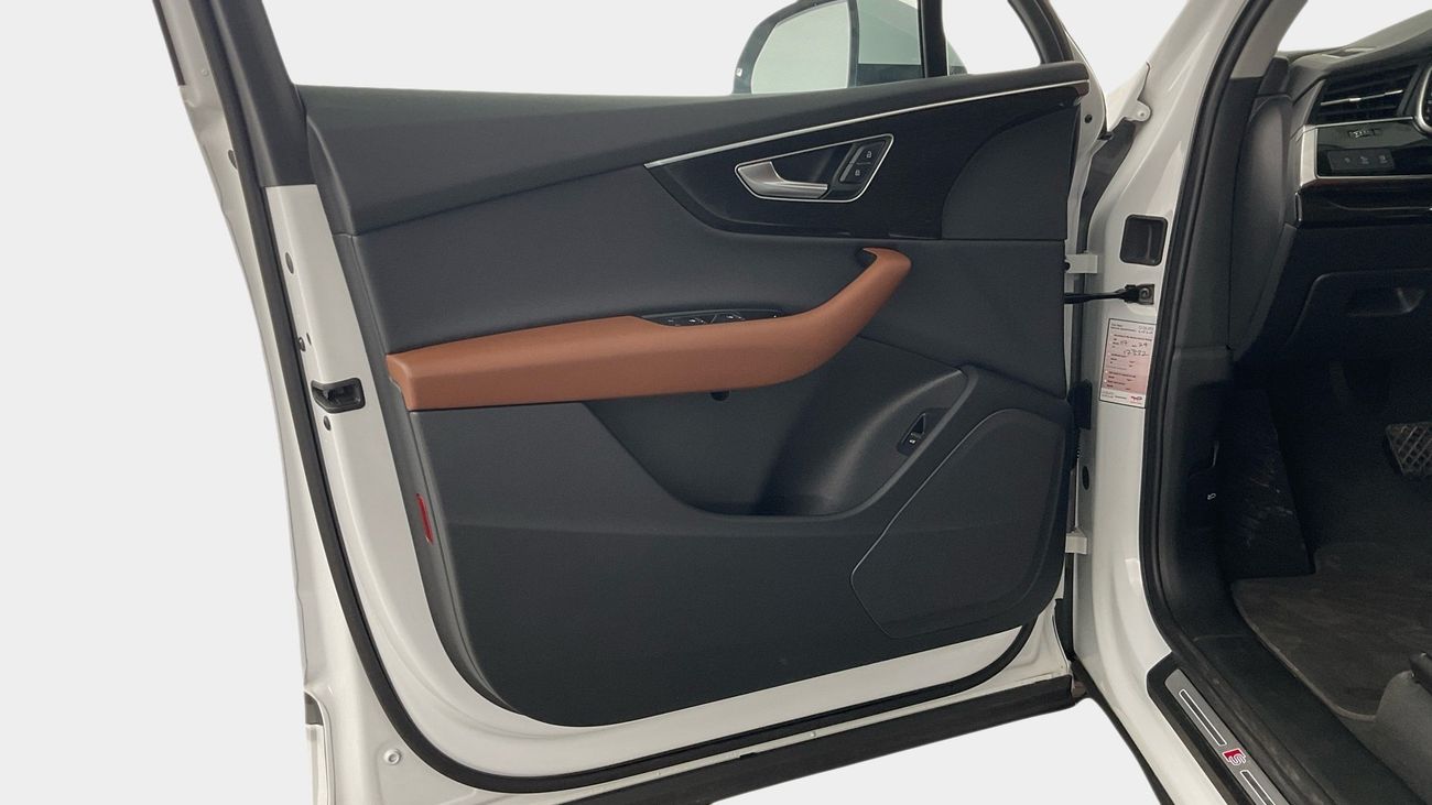 أودي Q7 55 TFSI quattro S-Line | upto AED 20,000 Ramadan Discount | شامل الضمان | 0 ﺪﻔﻋﺓ ﺃﻮﻟﻯ