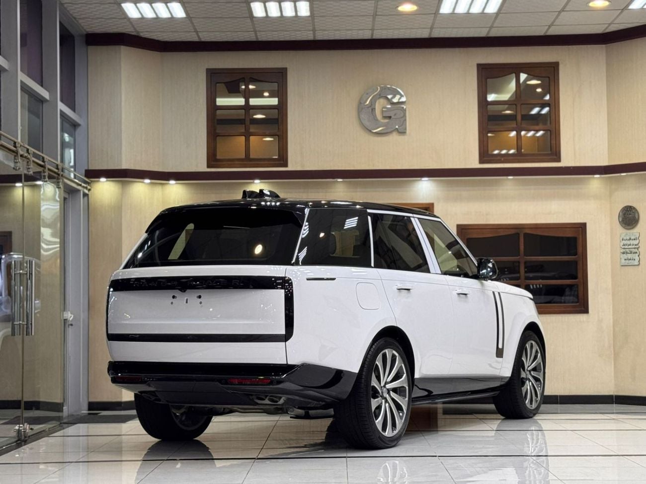 لاند روفر رينج روفر LAND ROVER RANGE ROVER AUTOBIOGRAPHY P 530 / GCC UNDER WARRANTY 2026